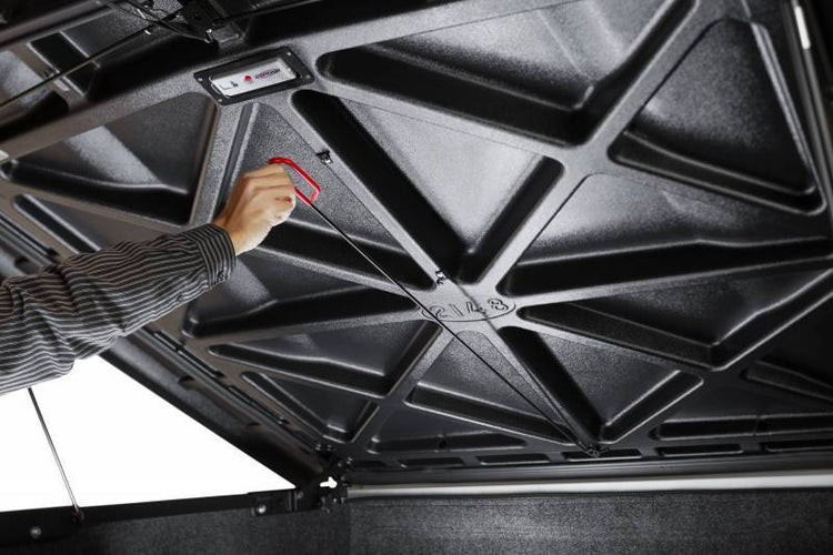 Undercover One Piece Tilt Up - Elite